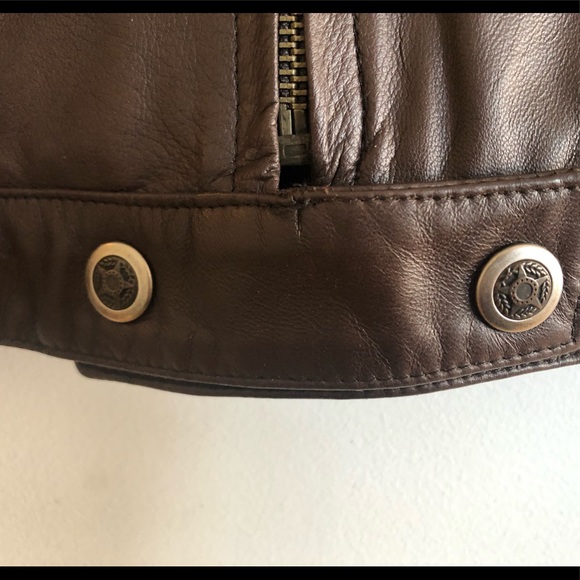 Fitted leather jacket - Picture 4 of 5